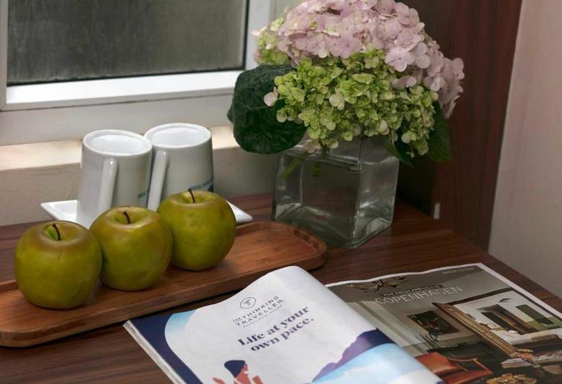 هتل The Oversleep Catba Hostel