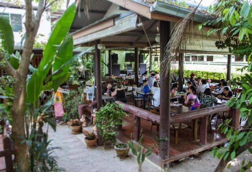 فندق Chang Puak Resort Damnoen Saduak