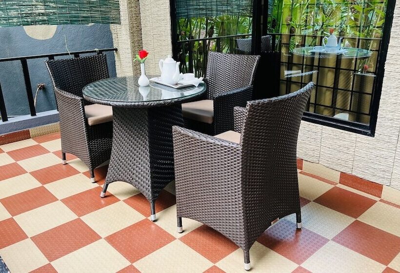 בית מלון כפרי Coorg Jungle Camp Backwater Resort