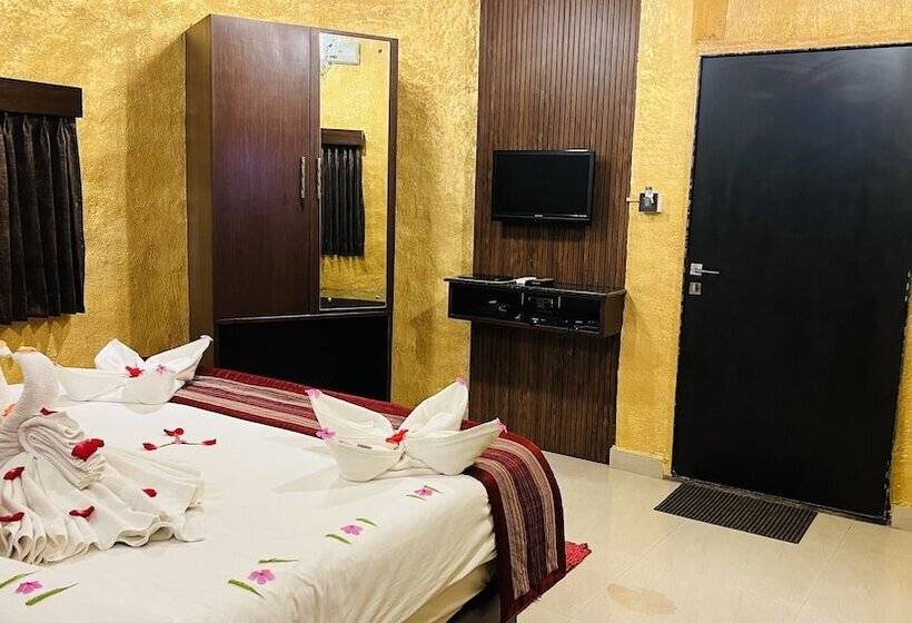 בית מלון כפרי Coorg Jungle Camp Backwater Resort