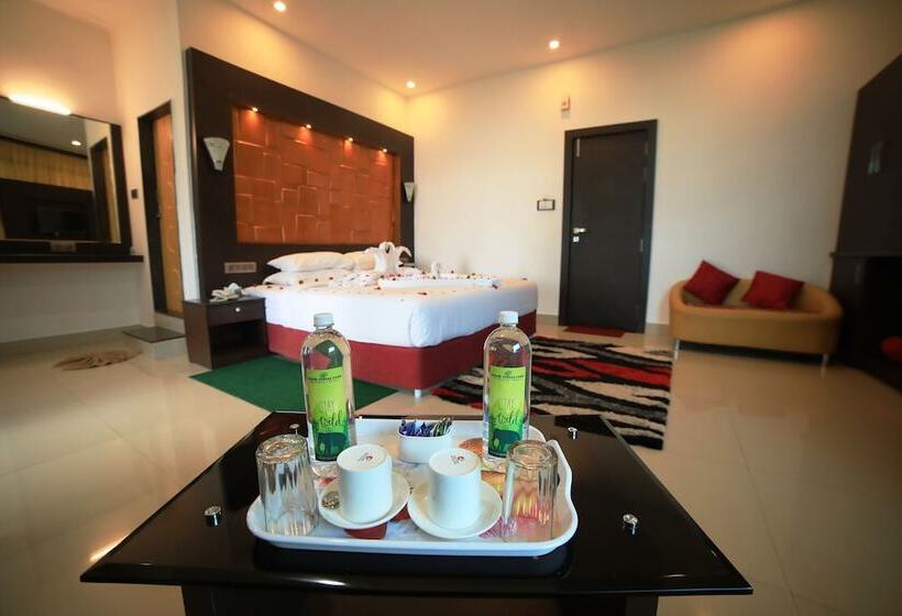 בית מלון כפרי Coorg Jungle Camp Backwater Resort
