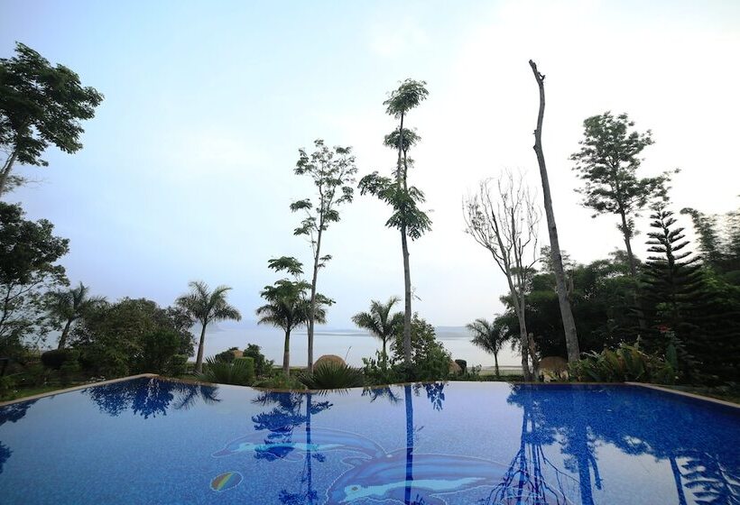 בית מלון כפרי Coorg Jungle Camp Backwater Resort