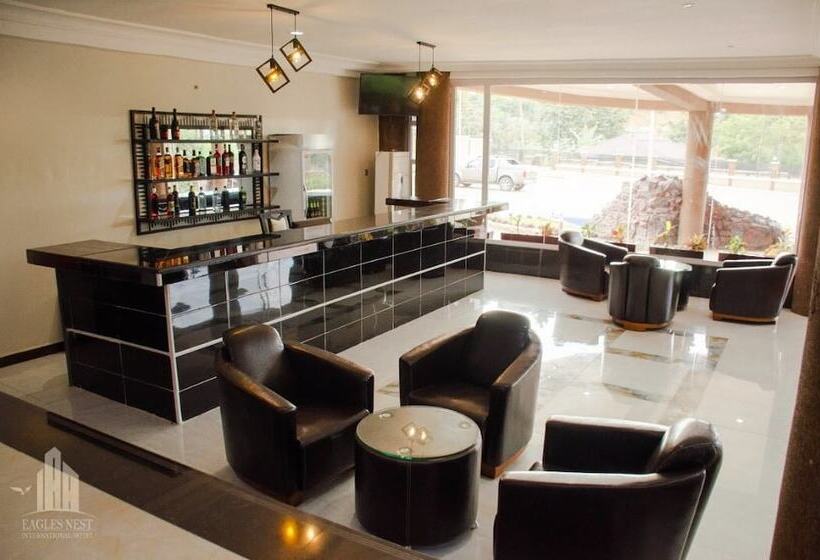 فندق Eagles Nest International