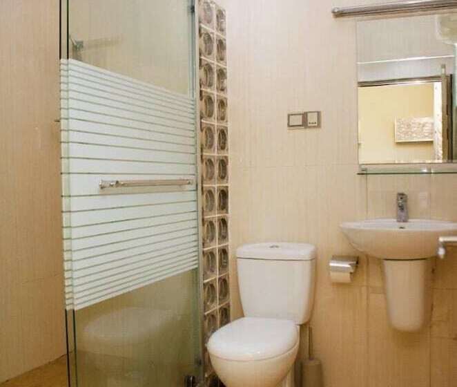 فندق Eagles Nest International