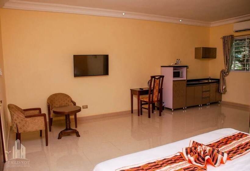 فندق Eagles Nest International