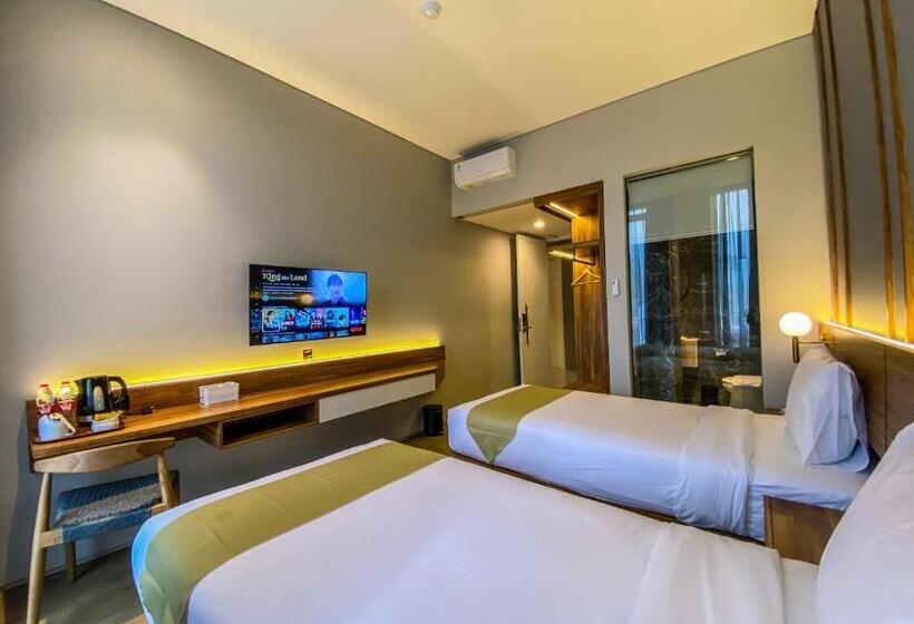 Facade Hotel By Azana