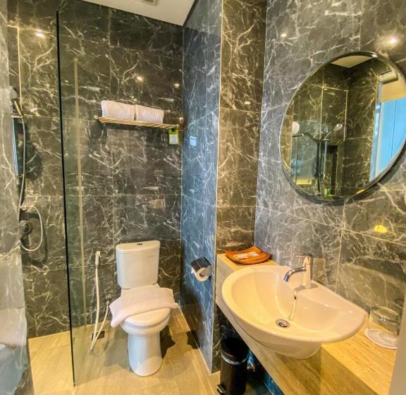 Facade Hotel By Azana