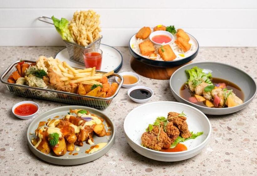 Facade Hotel By Azana