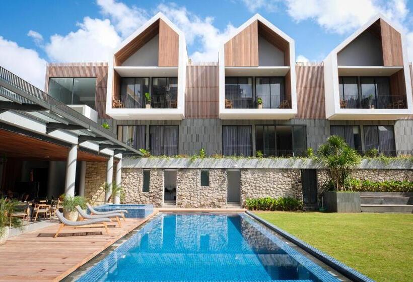 Facade Hotel By Azana