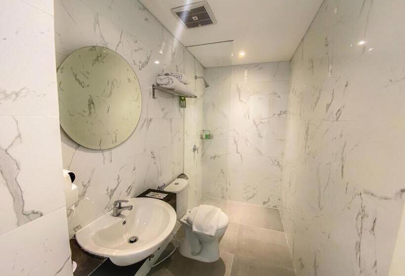 Facade Hotel By Azana