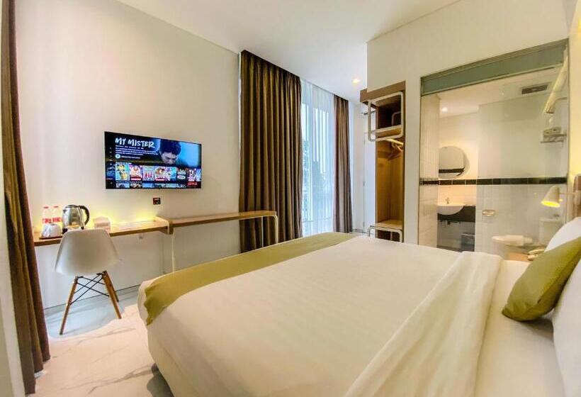 Facade Hotel By Azana