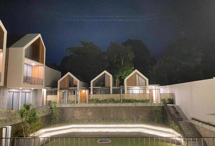 Facade Hotel By Azana