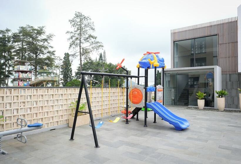 Facade Hotel By Azana