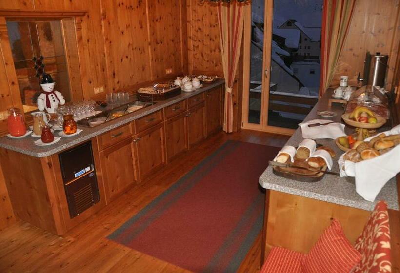 Отель Gasthof Valluga