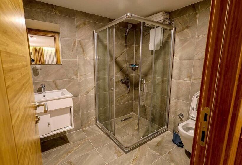 فندق Grand Elmira Suites