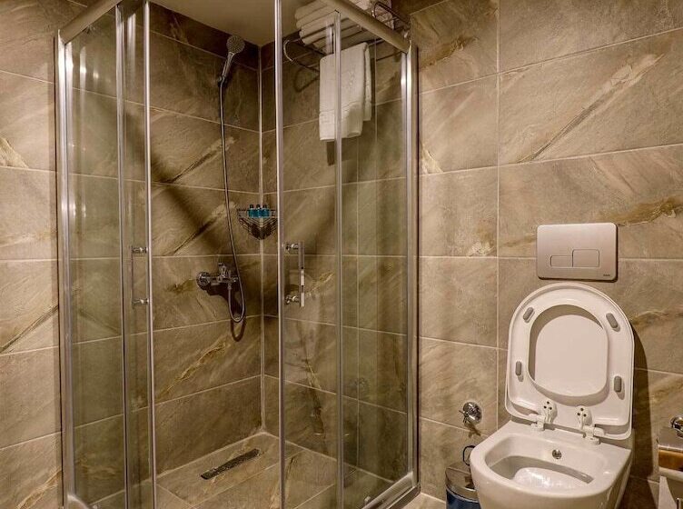 فندق Grand Elmira Suites