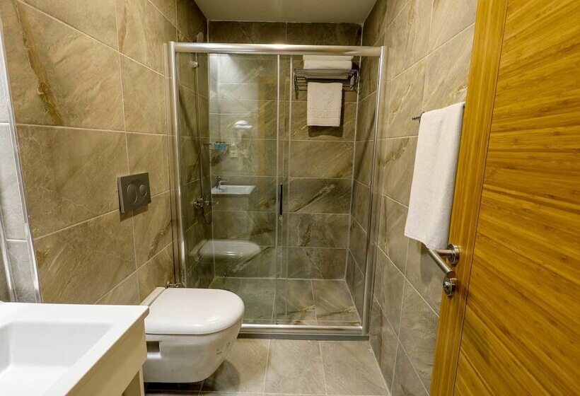 فندق Grand Elmira Suites