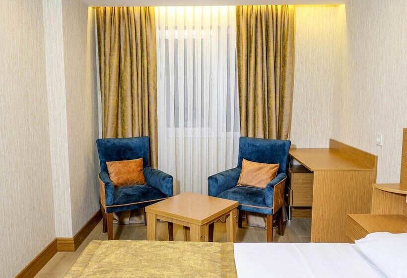 فندق Grand Elmira Suites