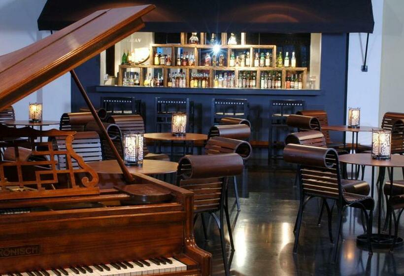 ホテル Heritance Kandalama