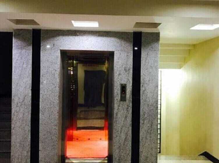 호텔 Iroomz Vaishali Residency