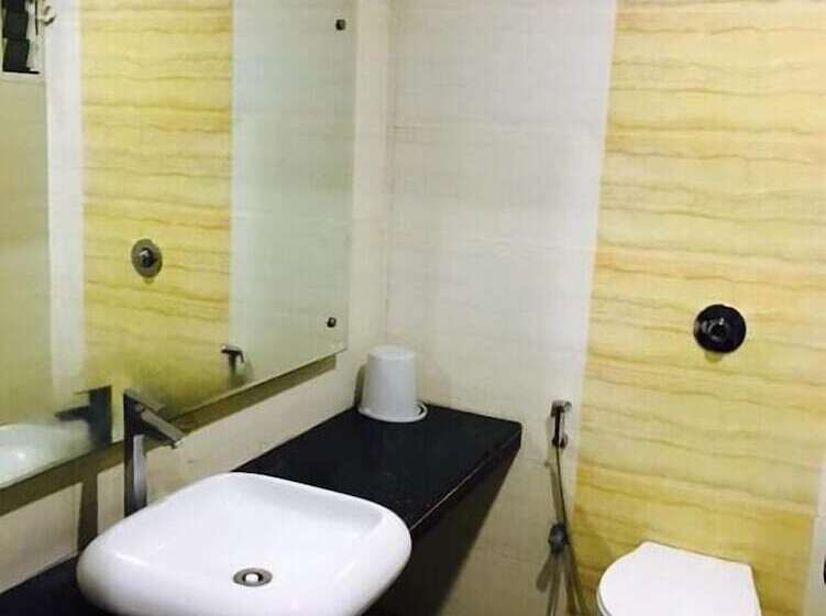 호텔 Iroomz Vaishali Residency