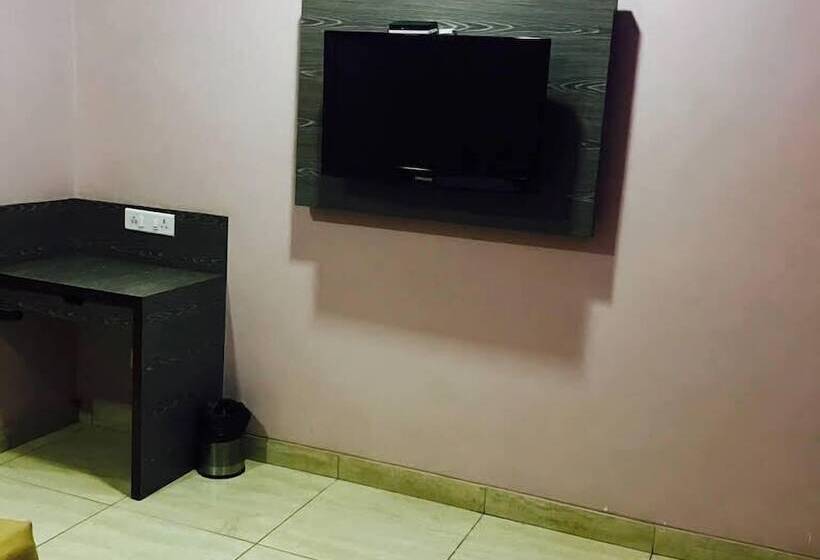 호텔 Iroomz Vaishali Residency