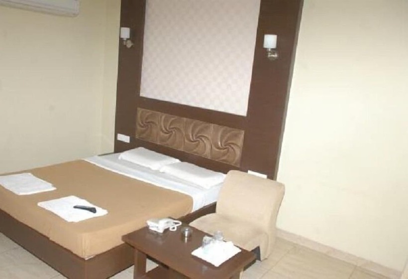 호텔 Iroomz Vaishali Residency