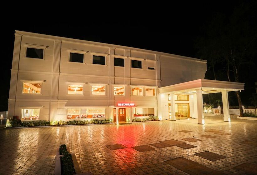 Отель Kabani Palace