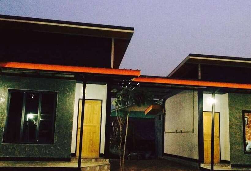 בית מלון כפרי Khun Naparn Resort