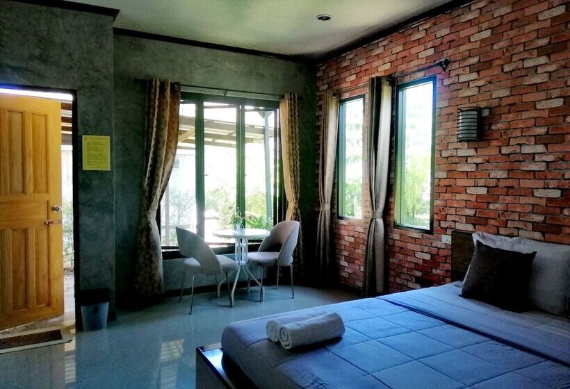 בית מלון כפרי Khun Naparn Resort