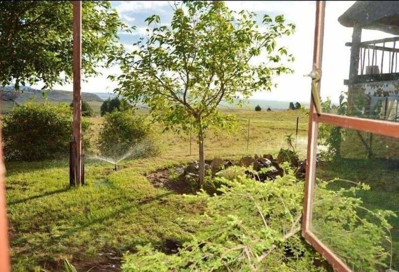 Отель Ladybrand Khaya Farm Lodge