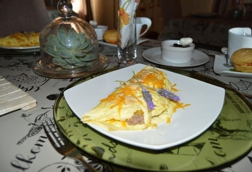 Отель Ladybrand Khaya Farm Lodge