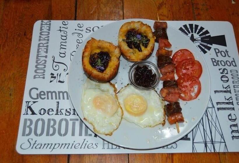 Отель Ladybrand Khaya Farm Lodge