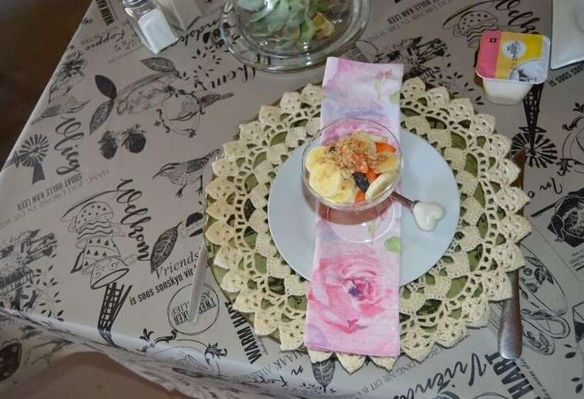 Отель Ladybrand Khaya Farm Lodge