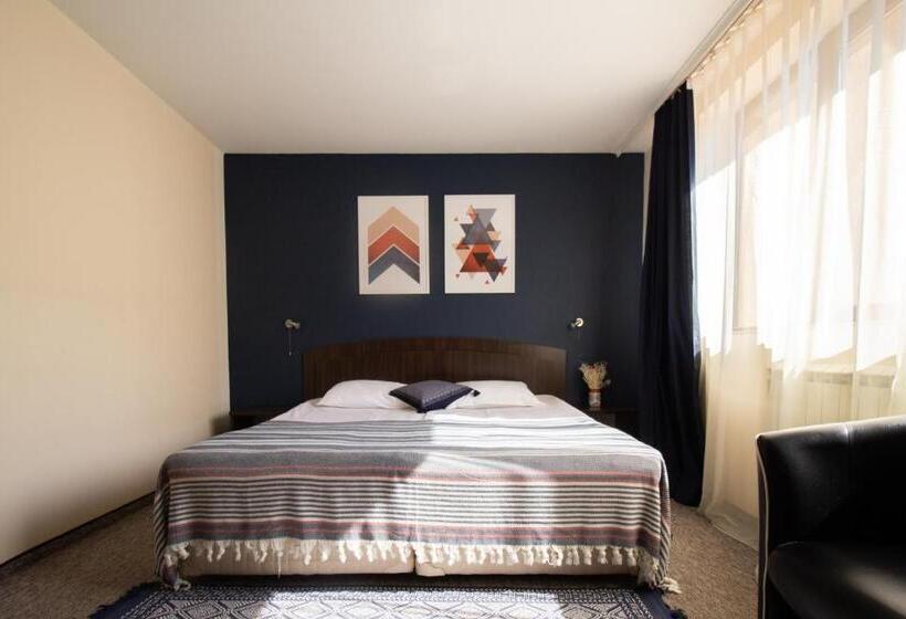 فندق Meteor Family