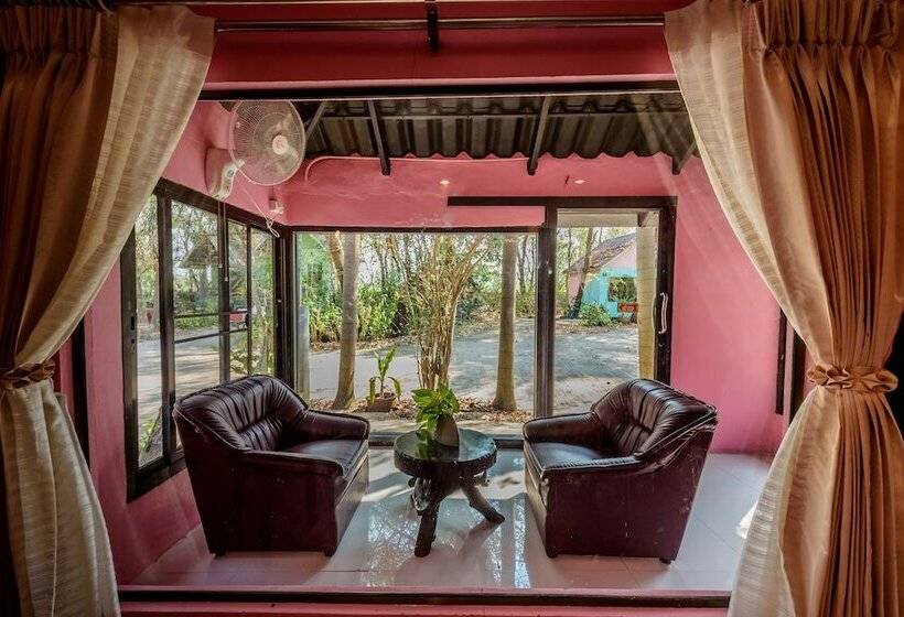 فندق Moonriver Resort