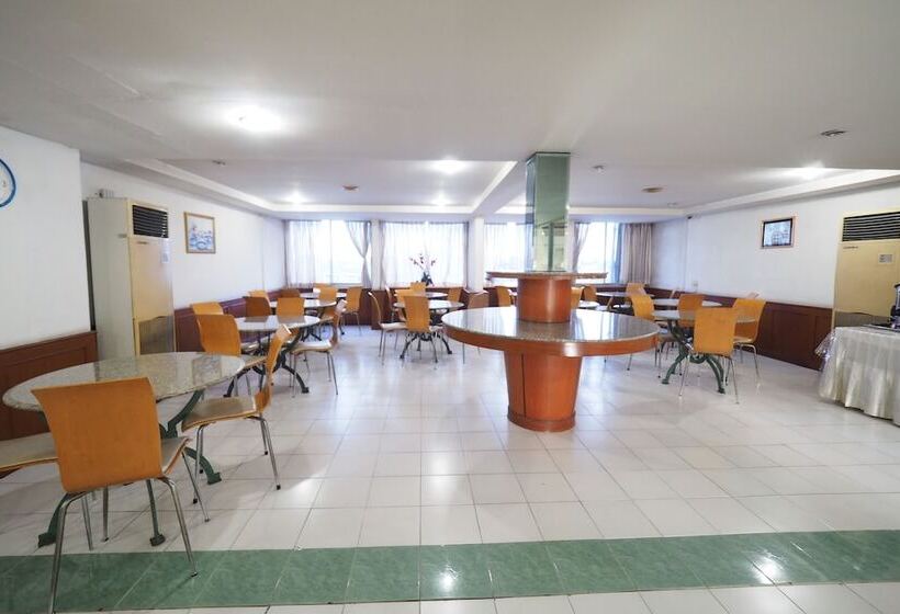 فندق Navanakorn Golden View