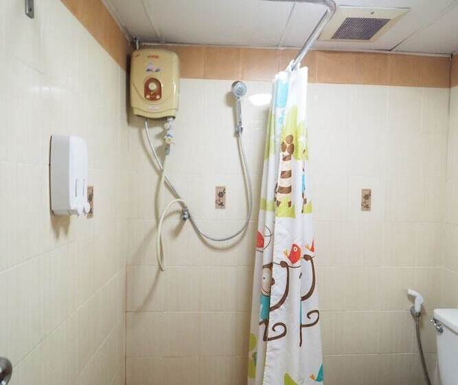 فندق Navanakorn Golden View