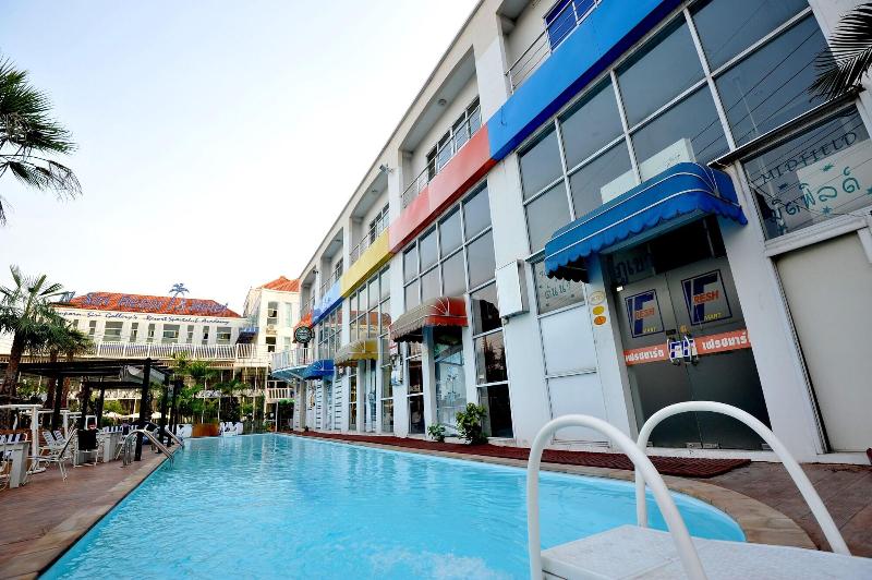 ホテル Nsiri Resort &