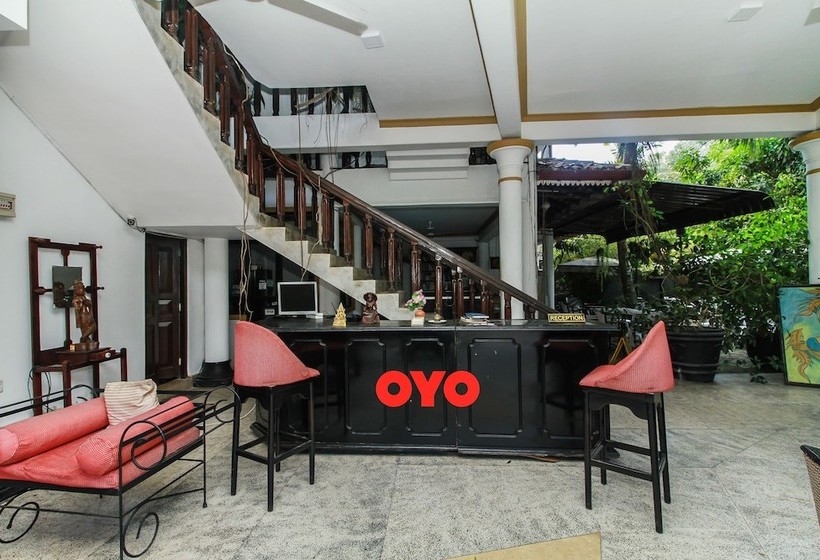 ホテル Paras By Oyo Rooms