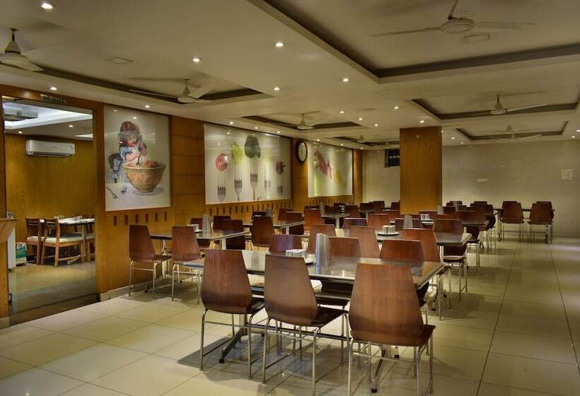 酒店 Raja Rani Residency