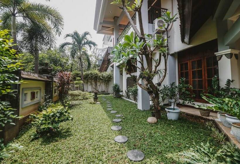 هتل Reddoorz Syariah Near Gelora Delta Sidoarjo