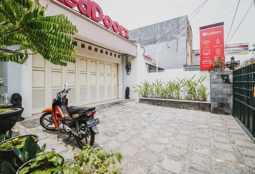 酒店 Reddoorz Syariah Near Gelora Delta Sidoarjo
