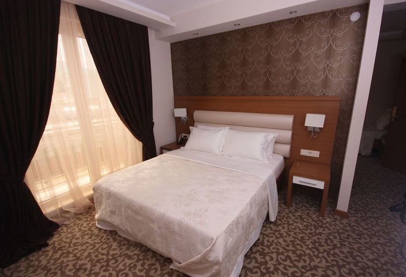 ホテル Rich Royal