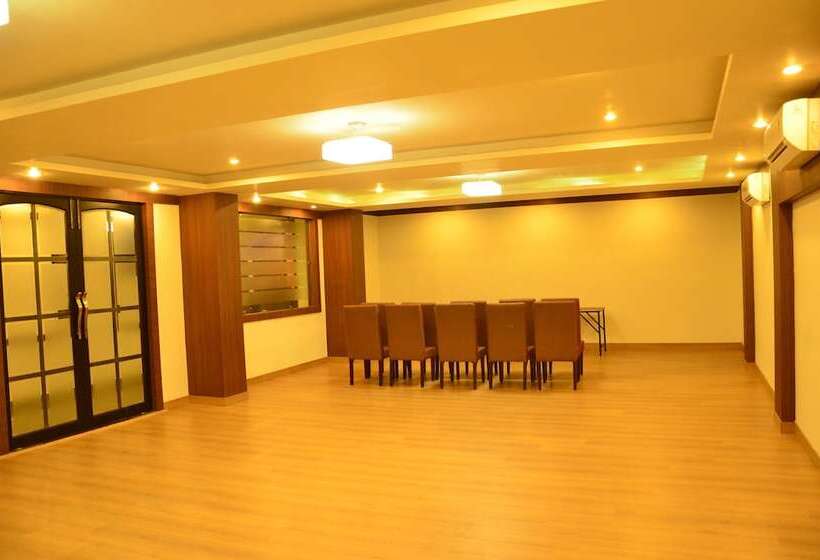 בית מלון כפרי Royal Windsor