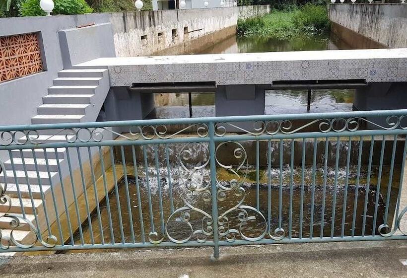 בית מלון כפרי Cantinho Das Flores