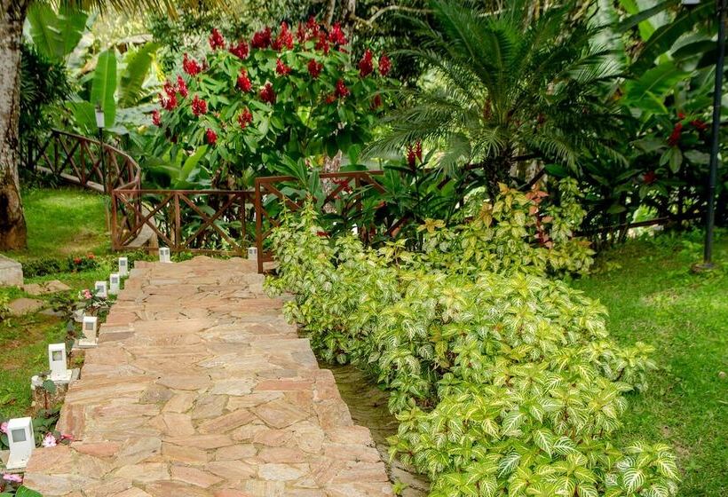 בית מלון כפרי Cantinho Das Flores