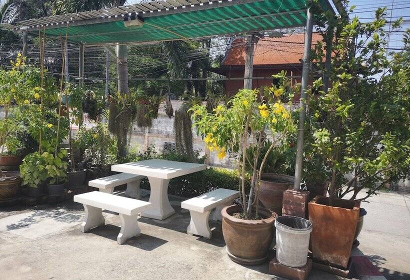 Отель Sab Suwarn Mansion