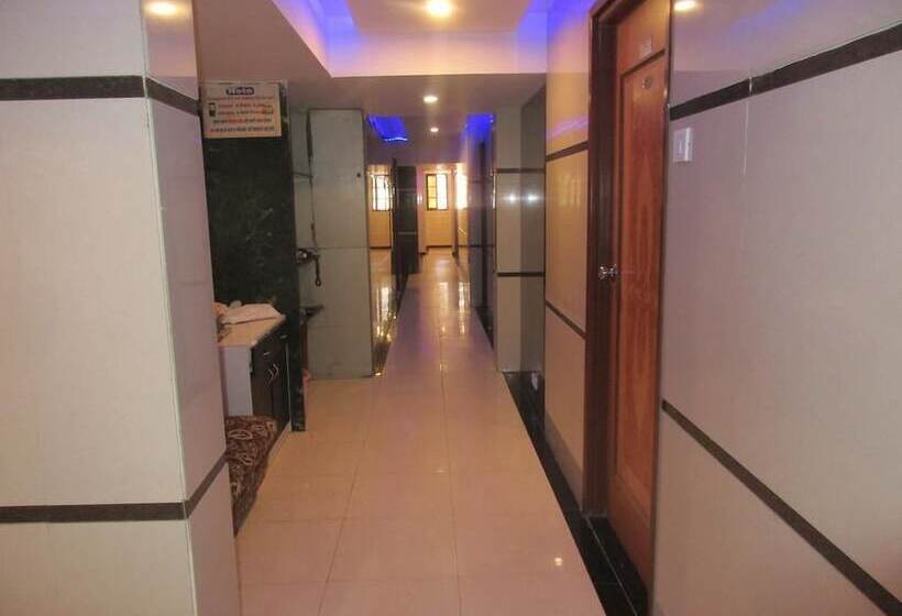 فندق Saroja Palace