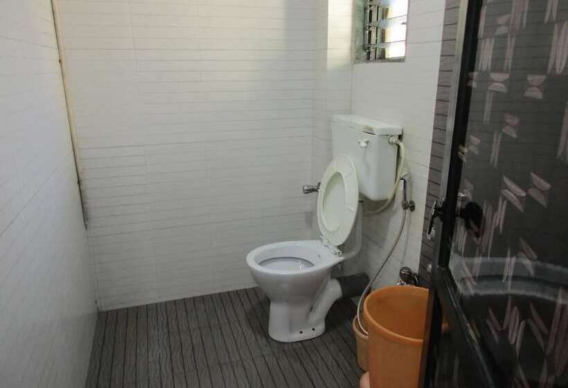 فندق Saroja Palace